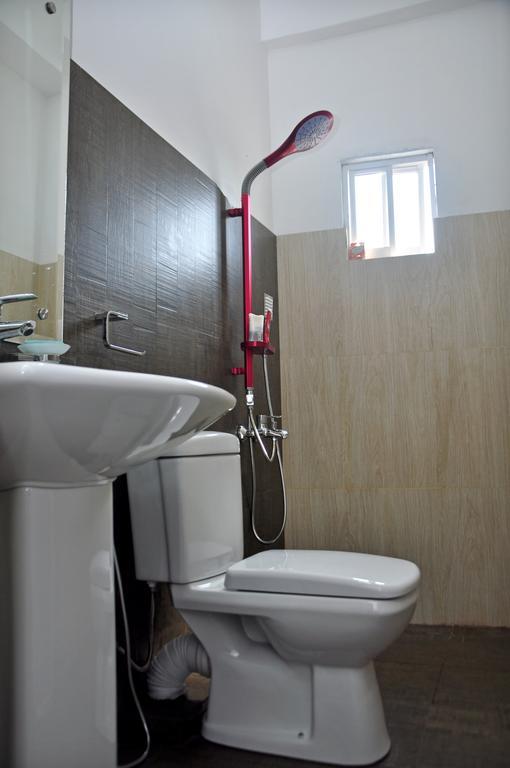 Petit Guest House Negombo Ngoại thất bức ảnh