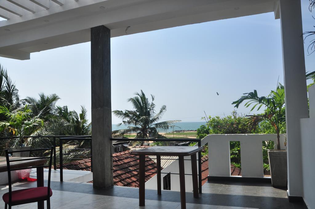 Petit Guest House Negombo Ngoại thất bức ảnh