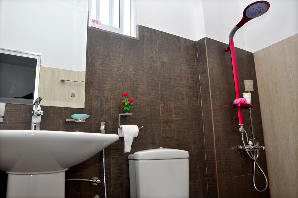 Petit Guest House Negombo Ngoại thất bức ảnh