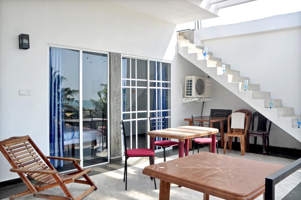 Petit Guest House Negombo Ngoại thất bức ảnh