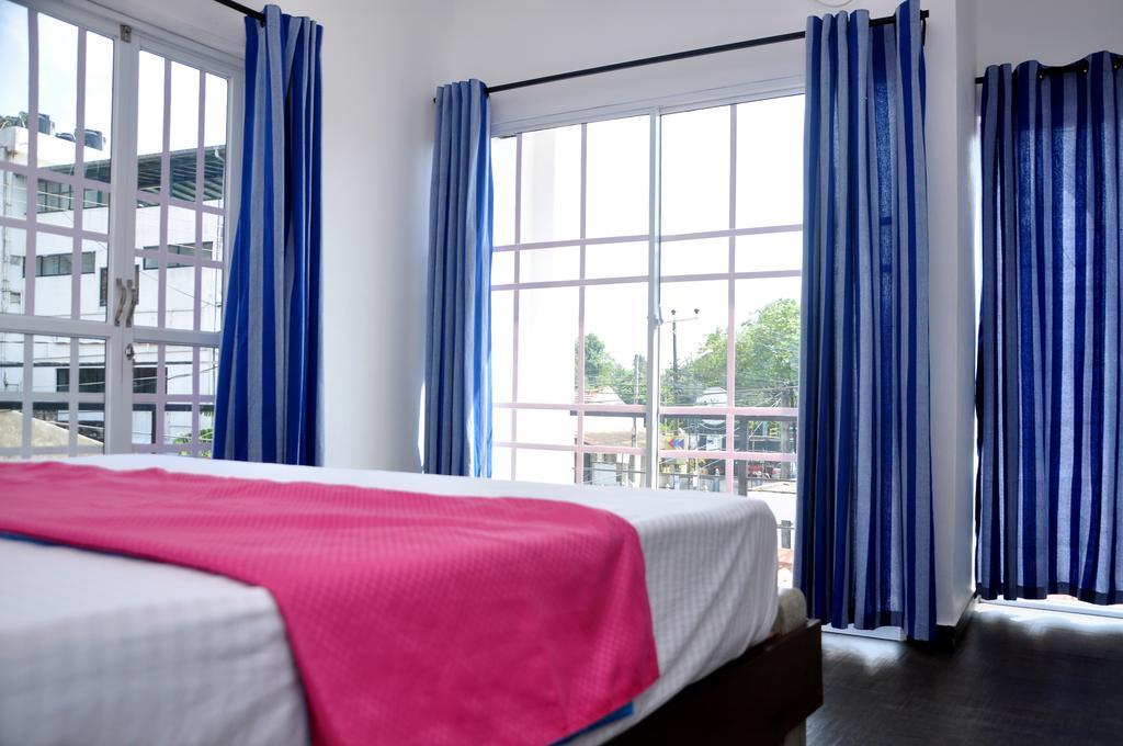 Petit Guest House Negombo Ngoại thất bức ảnh