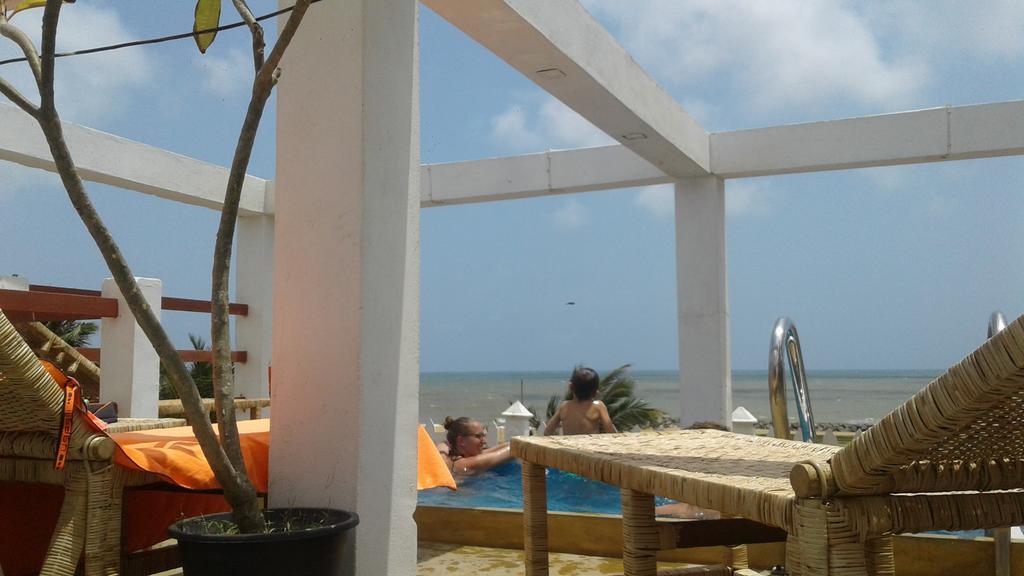 Petit Guest House Negombo Ngoại thất bức ảnh