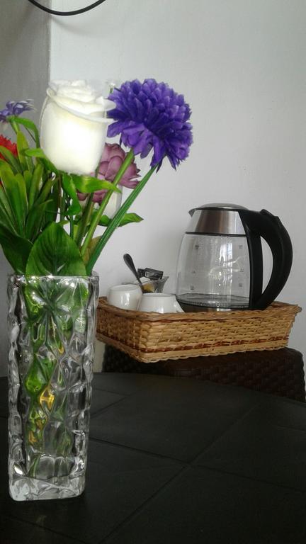 Petit Guest House Negombo Ngoại thất bức ảnh