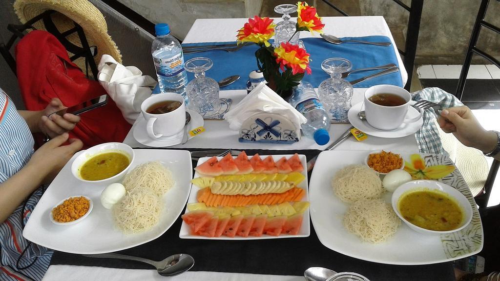 Petit Guest House Negombo Ngoại thất bức ảnh